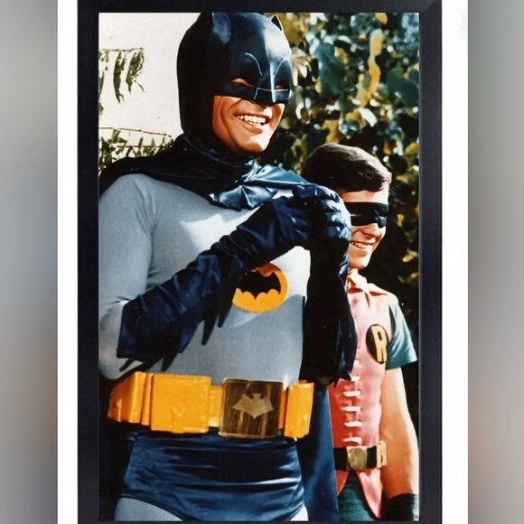 BRAND NEW!💯 1966 BATMAN NOVELTY NOTE WITH SIX 8.5x11 GLOSSY POSTERS BUNDLE SET - Picture 12 of 17